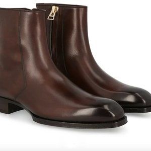 Beautiful Zipped Leather Boots